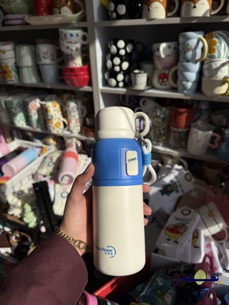 قنينة مع كاسة